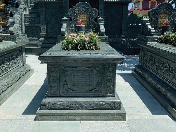 bát hương ở mộ