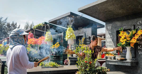 bát hương ở mộ