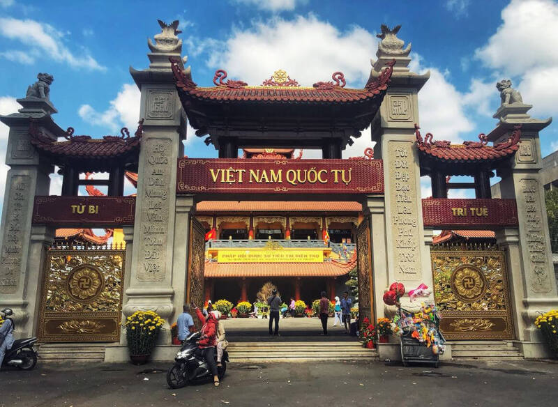 CHÙA VIỆT NAM QUỐC TỰ - KHÁM PHÁ NGÔI CHÙA VỚI NHIỀU CÁI “NHẤT”