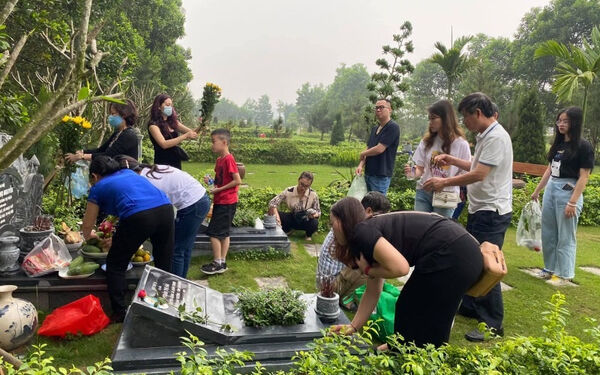 Nét đẹp văn hóa tâm linh của người Việt - thăm mộ tổ tiên ngày tết