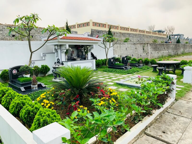 CÓ NÊN XÂY MỘ CHO NGƯỜI SỐNG KHÔNG?